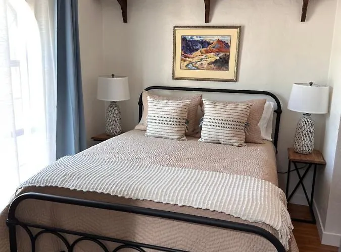 Hotel Sam Hughes *